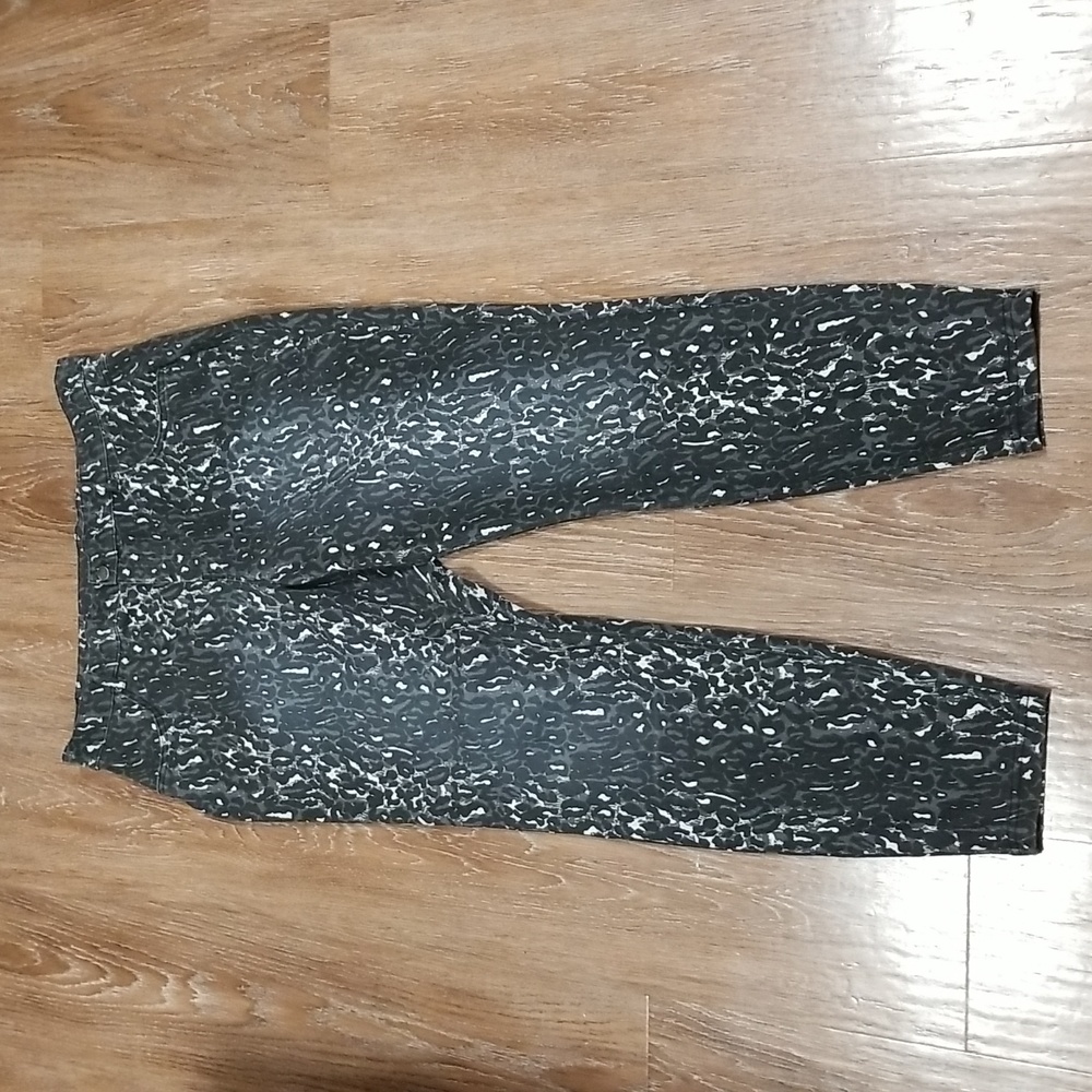 (XL) HUE Jegging Leopard Casual Stretch Contemporary Modern Everyday